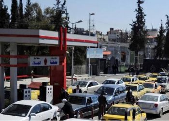 نظام الأسد يعد بانفراج أزمة البنزين