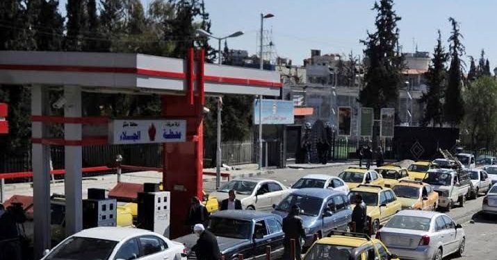 نظام الأسد يعد بانفراج أزمة البنزين