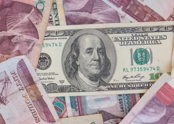 سعر الجنيه في مصر يواصل الصعود أمام الدولار .. وهذه مكاسبه