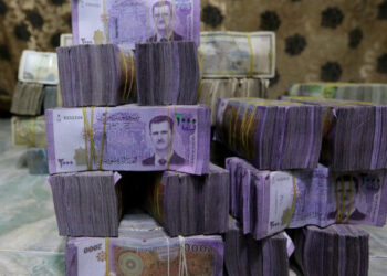الليرة السورية تواصل الانهيار وتسجل رقماً قياسياً جديداً