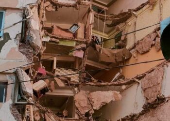انهيار عقار مكون من 13 طابقا فى “سيدى بشر” بالإسكندرية شمالي مصر