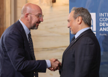 الكويت تبحث مع المجلس الأوروبي تسهيلات إصدار “الشنجن” لمواطنيها