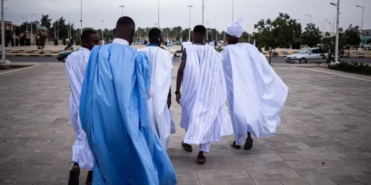 آلاف الشباب يهربون من “جحيم موريتانيا” بحثا عن “الحلم الأمريكي”.. وجدل في البلاد