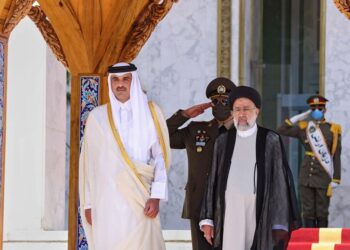 الرئيس الإيراني يتلقى دعوة رسمية من الأمير القطري لزيارة الدوحة