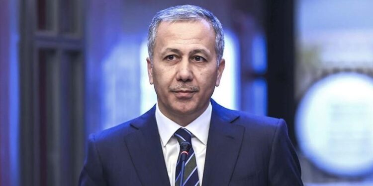 تركيا.. القبض على شبكة لتهريب المهاجرين